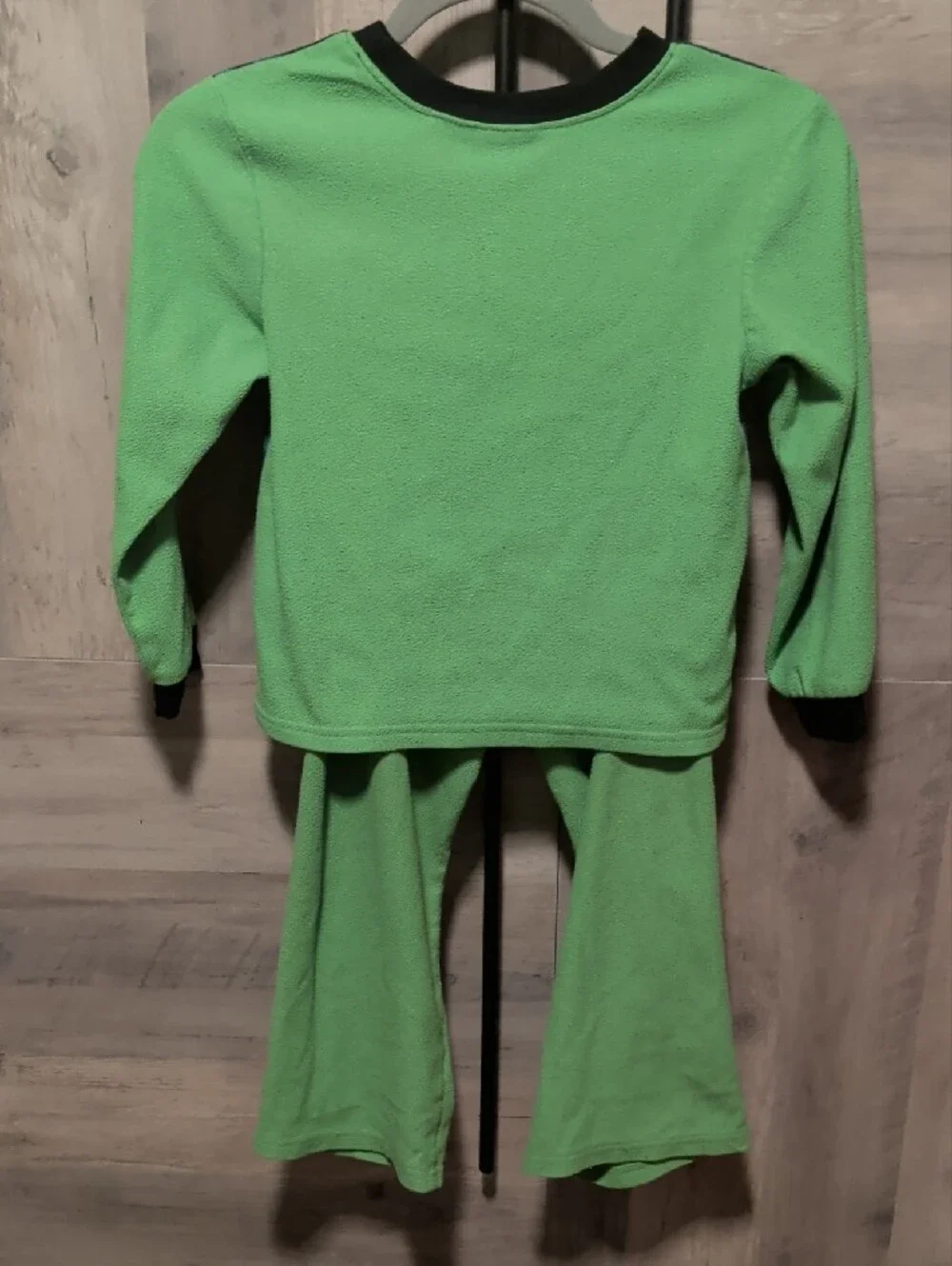 Teenage Mutant Ninja Turtles Green 'Ninja Moves' Kids Light Fleece Pajama Set